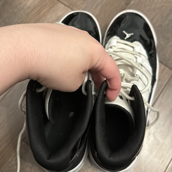 Men’s Jordan’s size 8 - Picture 7 of 9